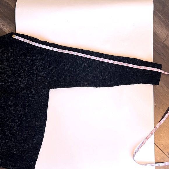 Tommy Bahama, Size XS, Bkack, Plush Sweater, Soft, 100% Polyester - Picture 9 of 13